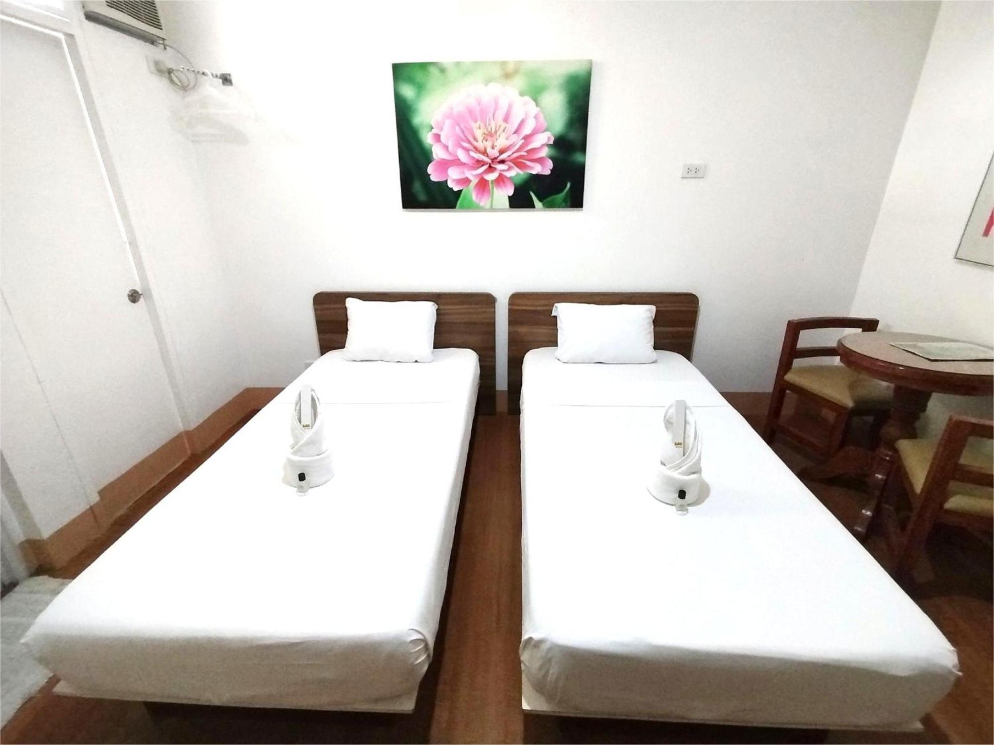 Sulit Budget Hotel Vmapa Manila Esterno foto